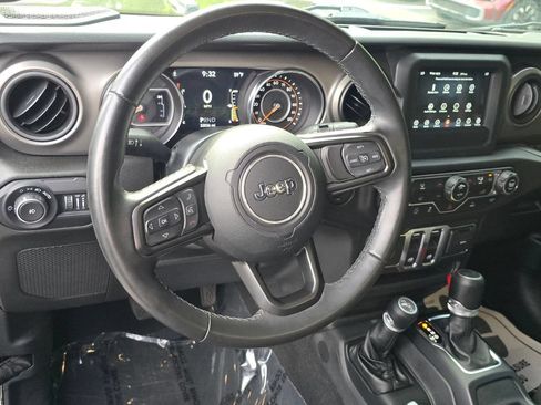 Used 2022 Jeep Wrangler Sport AWD/4WD image 11