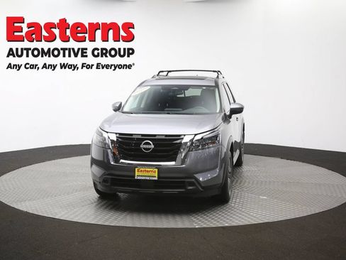 Used 2023 Nissan Pathfinder SV w/ SV Premium Package AWD/4WD image 57