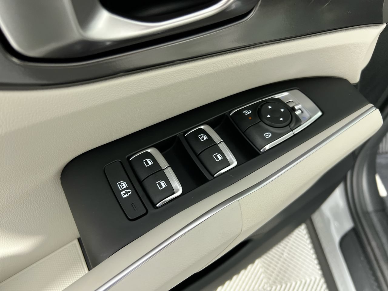 New 2026 Kia Sorento EX w/ EX Premium Package FWD image 14