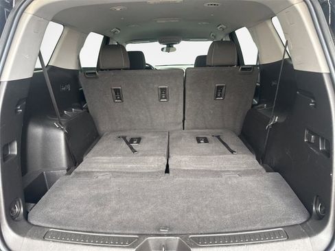 Used 2022 GMC Acadia SLE image 37