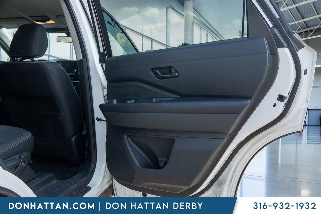 Used 2024 Nissan Pathfinder SV AWD/4WD image 24