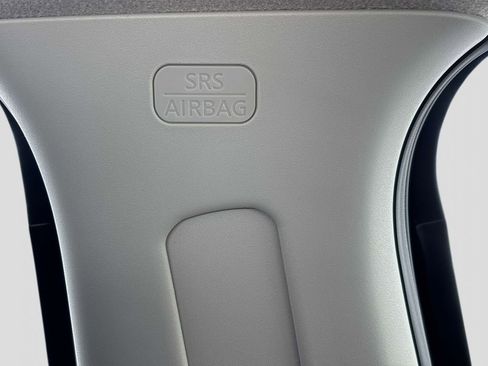 Used 2025 Nissan Versa SV w/ Trunk Package image 30