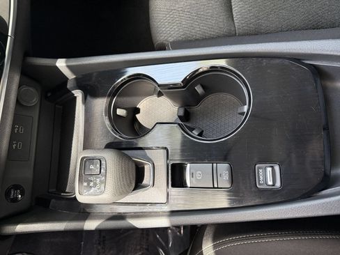 Used 2025 Nissan Rogue SV FWD image 40