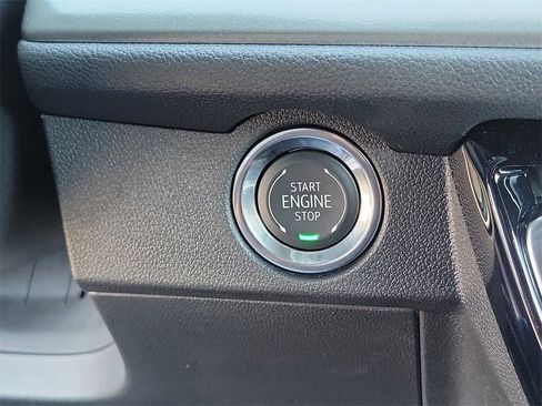 New 2026 Chevrolet Traverse LT image 11