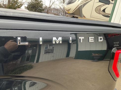 Used 2014 Ford F150 Limited image 12