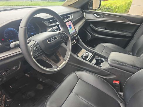 Used 2024 Jeep Grand Cherokee L Limited w/ Black Appearance Package RWD image 19