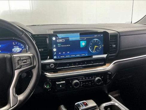 Used 2022 Chevrolet Silverado 1500 RST AWD/4WD image 10