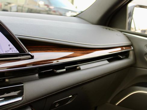 Used 2023 Cadillac Escalade ESV Premium Luxury image 22