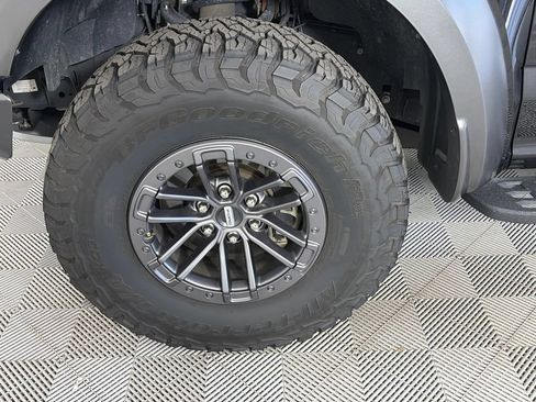Used 2019 Ford F150 Raptor w/ Equipment Group 802A Luxury AWD/4WD image 8