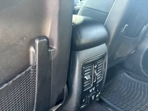 Used 2018 Jeep Grand Cherokee Limited w/ Trailer Tow Group IV AWD/4WD image 21