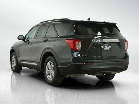 Used 2022 Ford Explorer XLT image 3