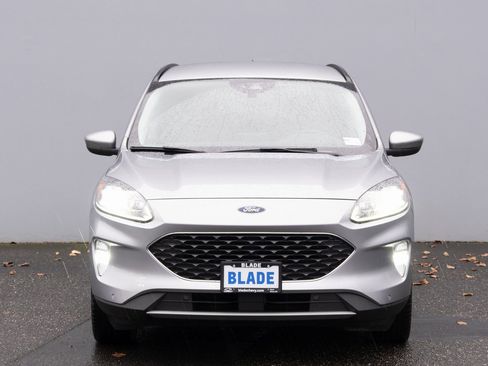 Used 2021 Ford Escape Titanium image 22