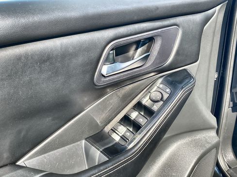 Used 2024 Nissan Rogue SV FWD image 13
