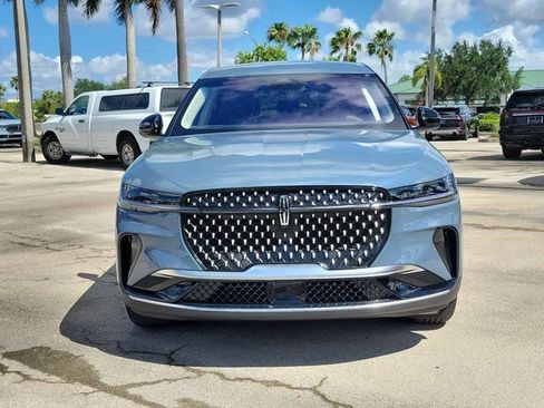 Certified 2025 Lincoln Nautilus Premier AWD/4WD image 2