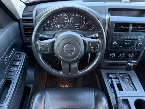 Used 2012 Jeep Liberty Sport AWD/4WD image 14