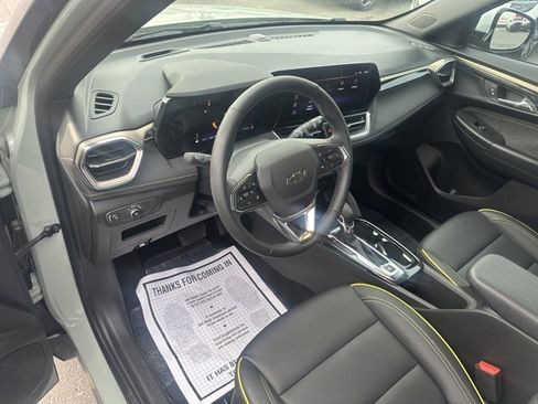 Used 2025 Chevrolet TrailBlazer ACTIV w/ Convenience Package image 15