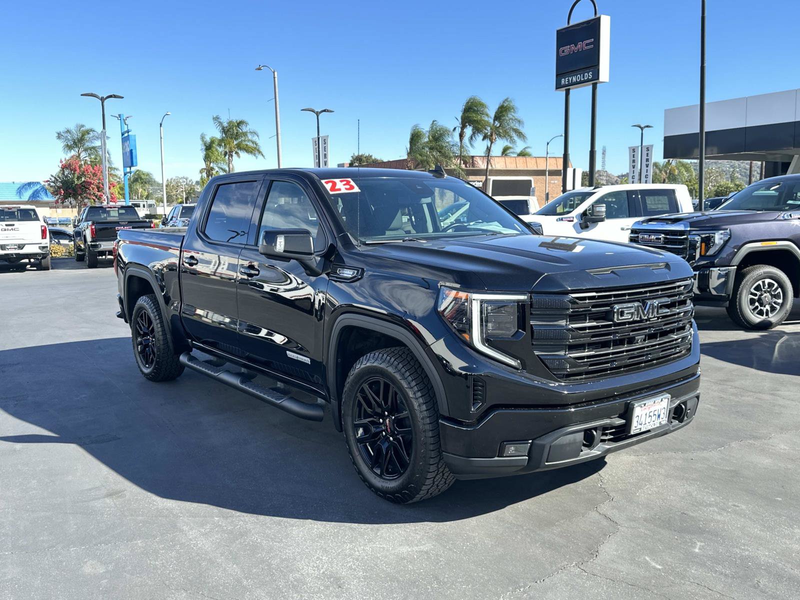 Used 2023 GMC Sierra 1500 Elevation w/ Preferred Package RWD image 3