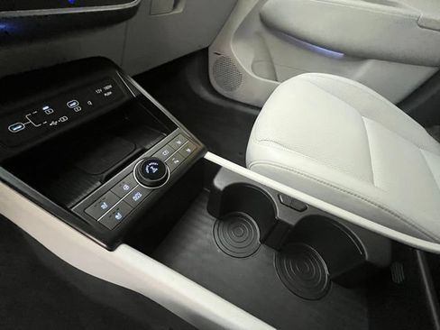 Certified 2024 Hyundai Kona Limited AWD/4WD image 22