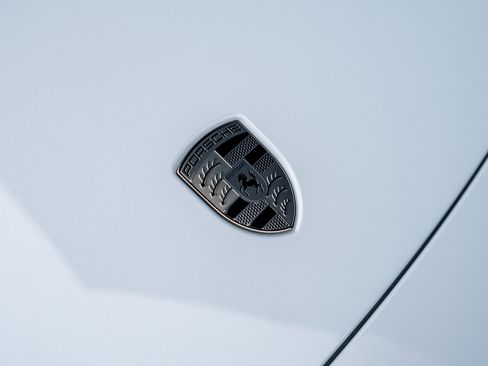 Certified 2025 Porsche Macan Turbo Electric image 47