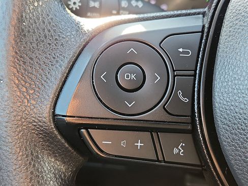 Used 2021 Toyota RAV4 XLE image 22