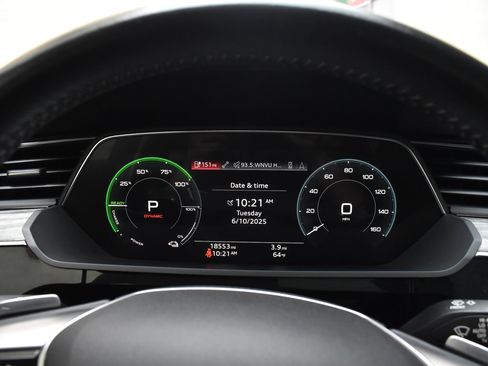 Used 2021 Audi e-tron Premium w/ Convenience Plus Package image 33