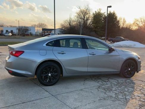 Used 2025 Chevrolet Malibu LT image 9