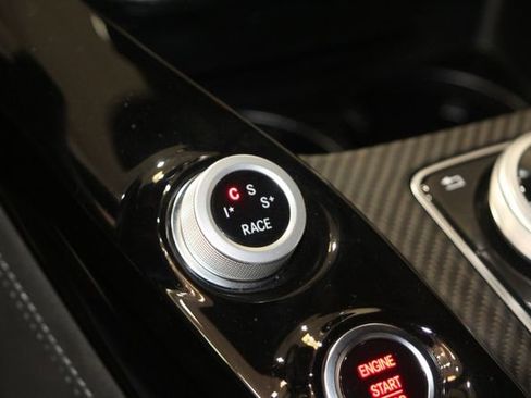 Used 2018 Mercedes-Benz AMG GT R image 31