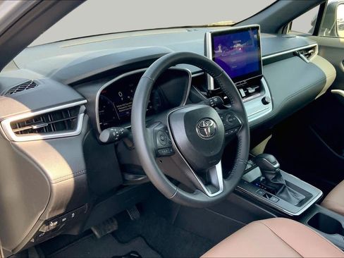 Used 2026 Toyota Corolla Cross XLE w/ Convenience Package FWD image 18
