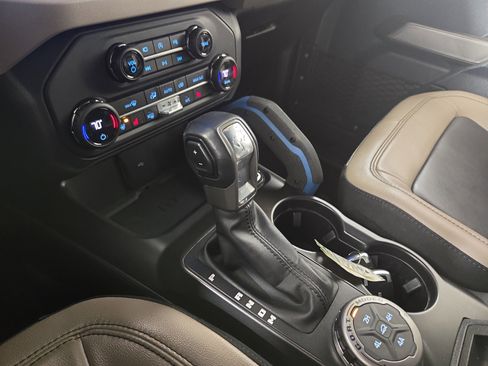 Used 2023 Ford Bronco Wildtrak image 23