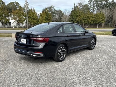 Used 2024 Volkswagen Jetta SEL image 7