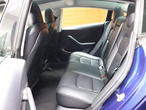 Used 2022 Tesla Model 3 image 40