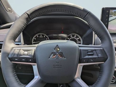 New 2026 Mitsubishi Outlander LE FWD image 28