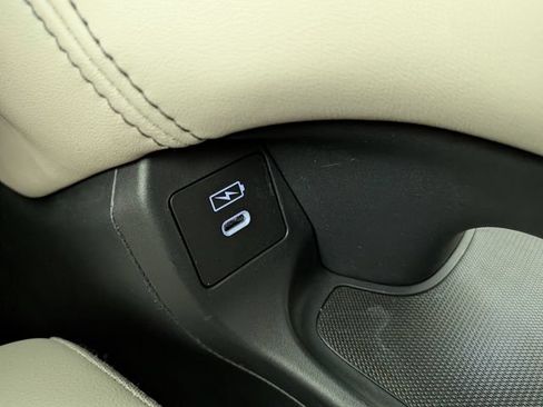 Used 2024 Honda HR-V EX-L image 11