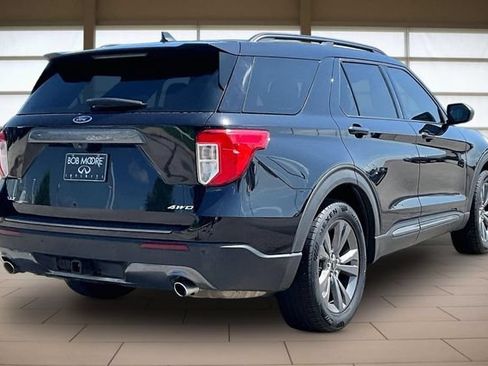 Used 2021 Ford Explorer XLT w/ Equipment Group 202A AWD/4WD image 2