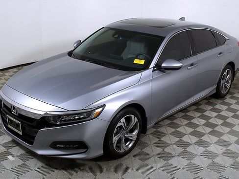 Used 2018 Honda Accord EX image 3