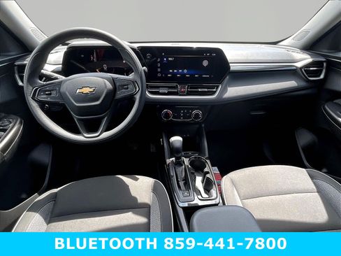 Used 2025 Chevrolet TrailBlazer LT FWD image 7