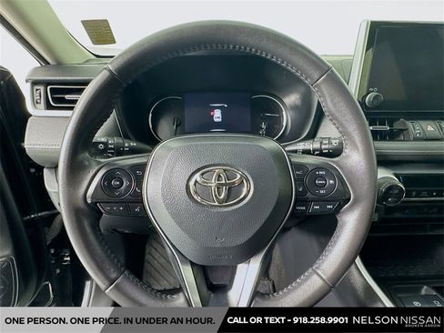 Used 2023 Toyota RAV4 XLE Premium image 11