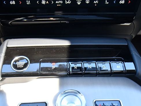 New 2026 Lincoln Navigator Reserve AWD/4WD image 29
