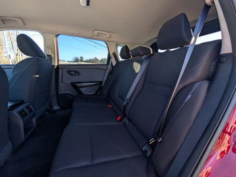 Used 2023 Nissan Rogue S image 30