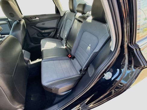 Used 2025 Volkswagen Jetta SE FWD image 27
