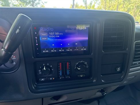 Used 2005 Chevrolet Tahoe LS AWD/4WD image 35