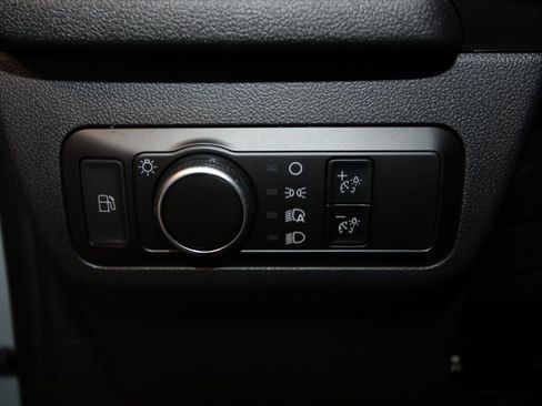 Used 2025 Ford Escape ST-Line w/ Equipment Group 301A FWD image 9