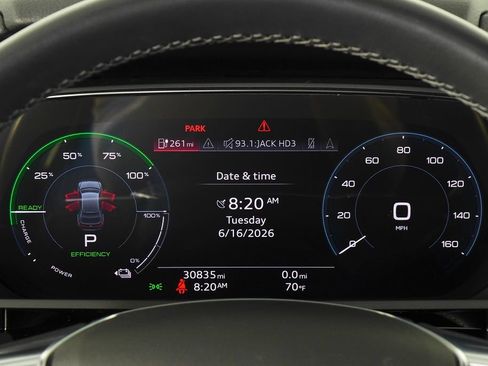 Used 2024 Audi Q8 e-tron Premium Plus w/ Premium Plus Package AWD/4WD image 28