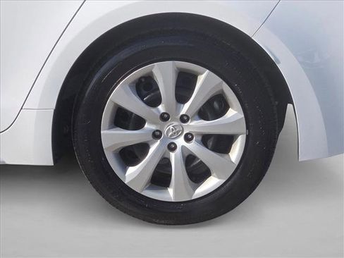 Used 2025 Toyota Corolla LE image 22