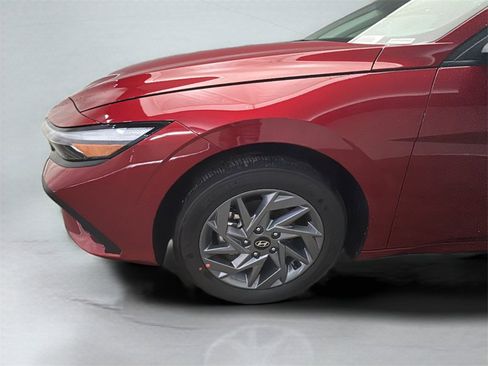 New 2026 Hyundai Elantra Blue image 3