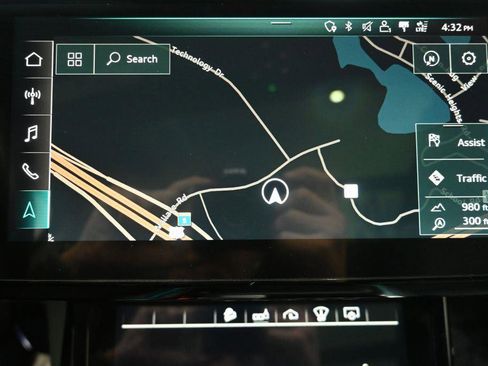 Used 2020 Audi e-tron Prestige w/ Prestige Package image 27