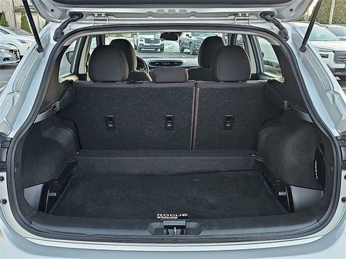 Used 2021 Nissan Rogue Sport S image 27