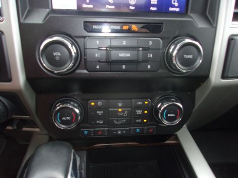 Used 2019 Ford F150 Lariat AWD/4WD image 20
