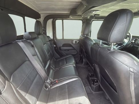Used 2022 Jeep Gladiator Overland w/ Popular Equipment Package AWD/4WD image 13