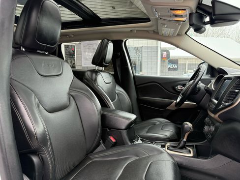 Used 2018 Jeep Cherokee High Altitude w/ Luxury Group image 11